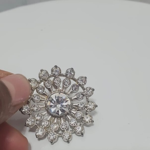 Liz claiborne  Rhinestone Brooch 🌴 - Picture 3 of 9